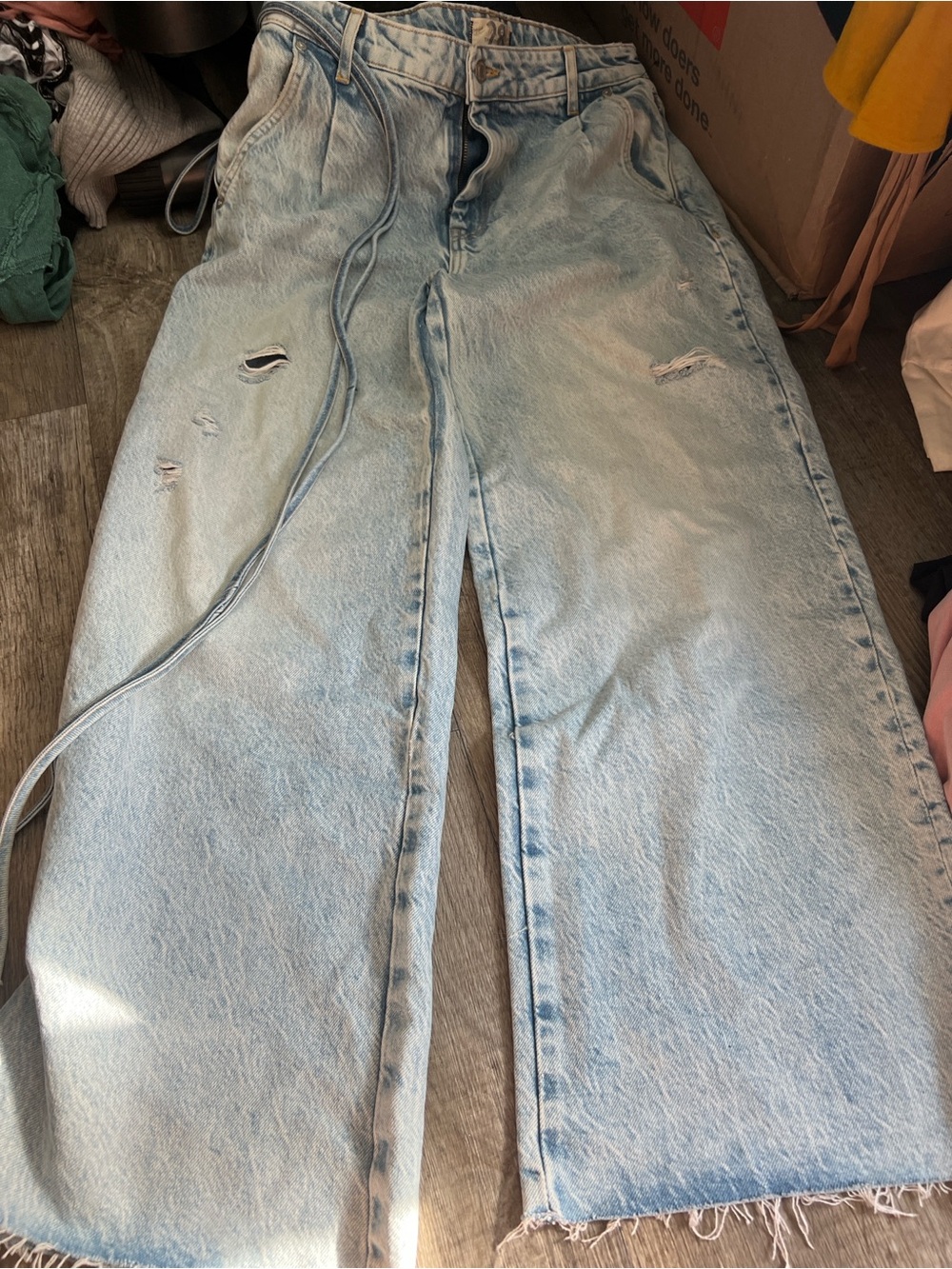 We The Free Kinsey Light Wash Distressed Wide Leg Cropped Jeans Size 28 acid - Picture 12 of 16